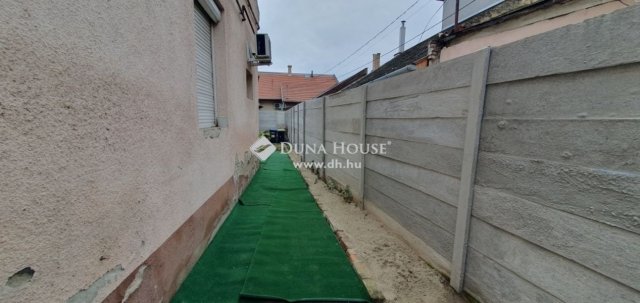 Eladó családi ház, Budapesten, XX. kerületben 59.9 M Ft