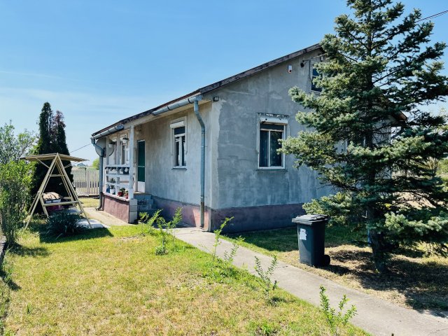 Eladó családi ház, Tápiószentmártonon 29.9 M Ft, 4 szobás
