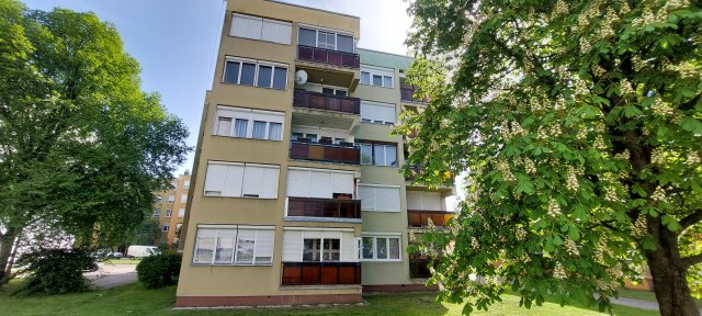 Eladó panellakás, Dombóváron 19.5 M Ft, 2 szobás