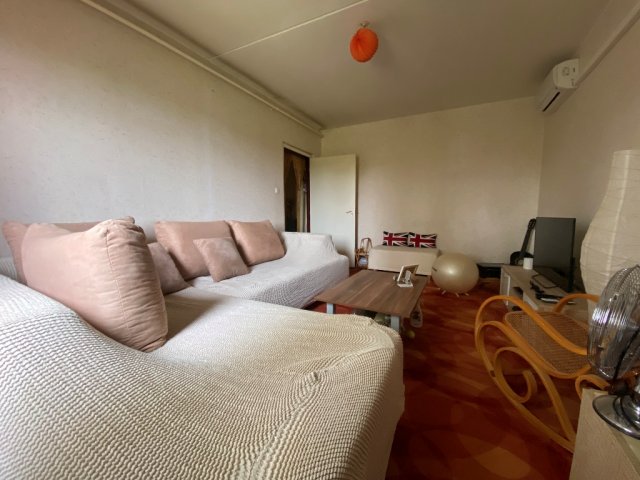 Eladó panellakás, Pécsett, Csikor Kálmán utcában 39.9 M Ft