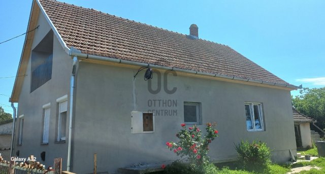 Eladó családi ház, Újszászon 30 M Ft, 4 szobás