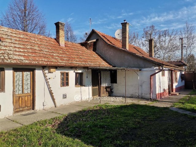 Eladó családi ház, Cegléden 35.9 M Ft, 3+1 szobás