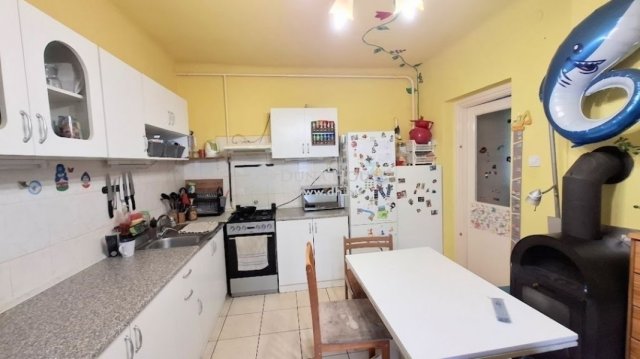 Eladó családi ház, Szigethalmon 44.5 M Ft, 3 szobás