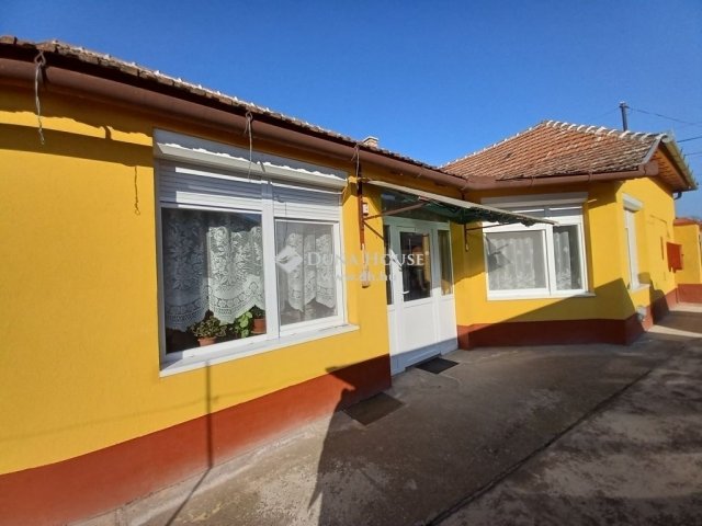 Eladó családi ház, Tiszakécskén 37.5 M Ft, 3 szobás