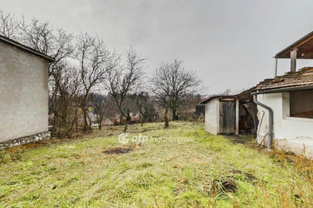 Eladó családi ház, Egerben 23 M Ft, 3 szobás