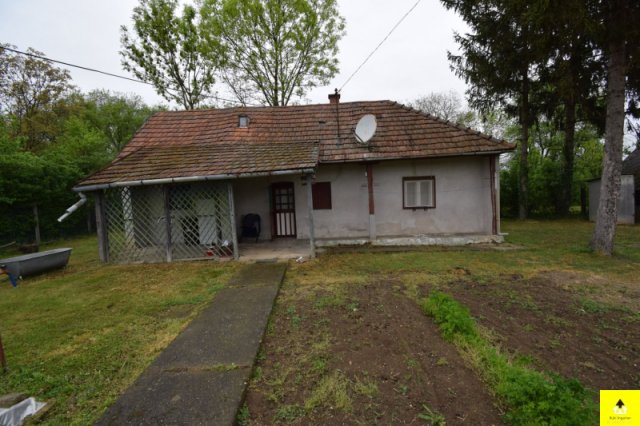 Eladó családi ház, Pósfán 8.5 M Ft, 2 szobás