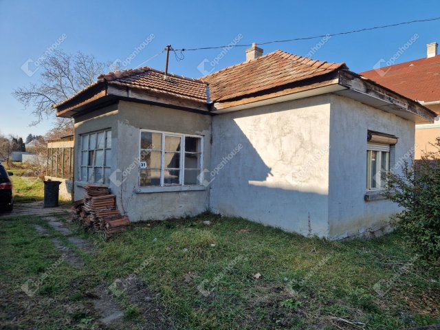 Eladó családi ház, Siófokon 23 M Ft, 3 szobás