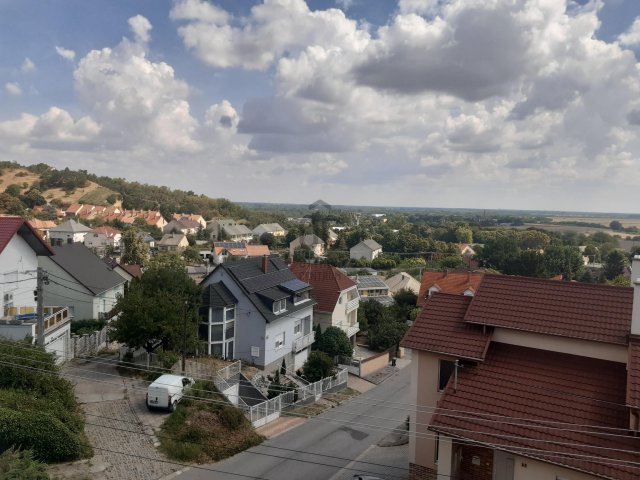 Eladó téglalakás, Szekszárdon 26.99 M Ft, 2 szobás