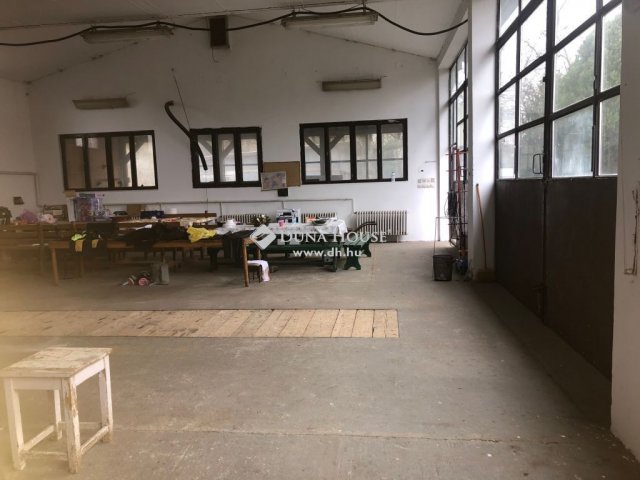 Eladó családi ház, Erdőkertesen 185 M Ft, 2 szobás