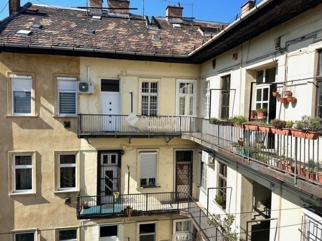 Eladó téglalakás, Budapesten, VIII. kerületben 90.9 M Ft