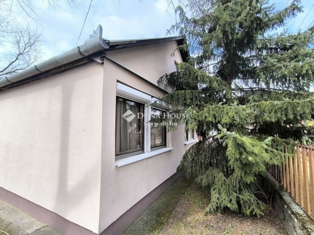 Eladó nyaraló, Lakitelken 21.5 M Ft, 3 szobás