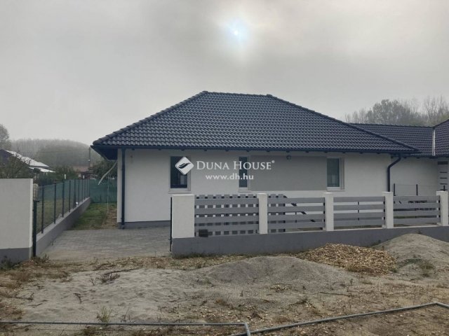 Eladó családi ház, Üllőn 76 M Ft, 4 szobás