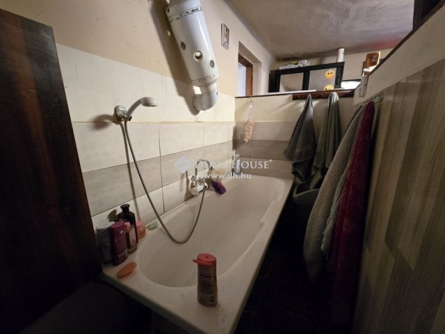 Eladó családi ház, Zókon 9.9 M Ft, 2 szobás