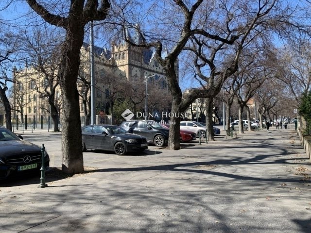 Eladó téglalakás, Budapesten, XIV. kerületben 99 M Ft, 3 szobás