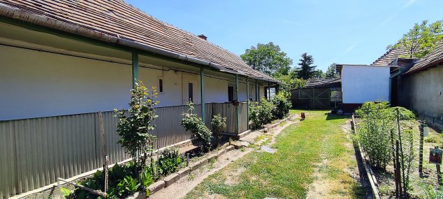 Eladó családi ház, Bicskén 34.9 M Ft, 2 szobás