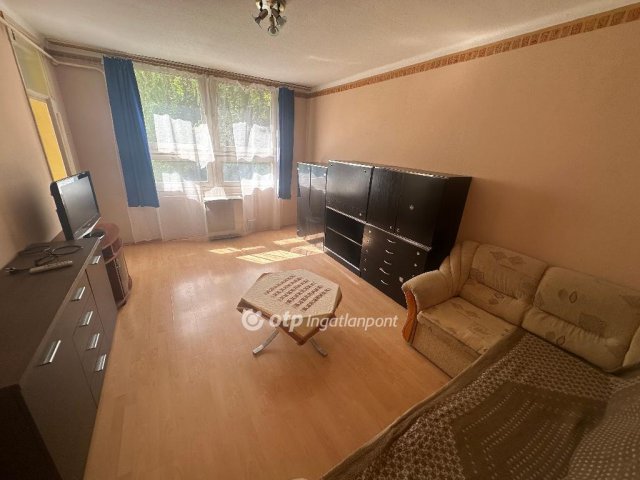 Eladó téglalakás, Salgótarjánban 11.5 M Ft, 1 szobás