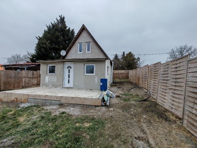 Eladó nyaraló, Bicskén 29.99 M Ft / költözzbe.hu