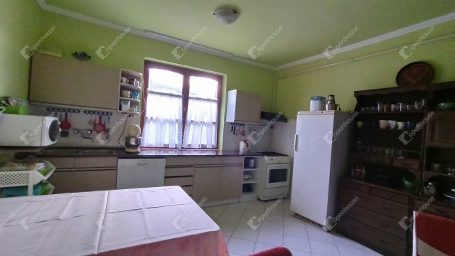 Eladó családi ház, Debrecenben 78 M Ft, 5 szobás