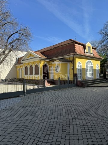 Eladó családi ház, Siófokon 172 M Ft, 5 szobás