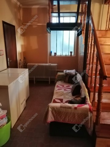 Eladó családi ház, Ácson 65 M Ft, 5 szobás