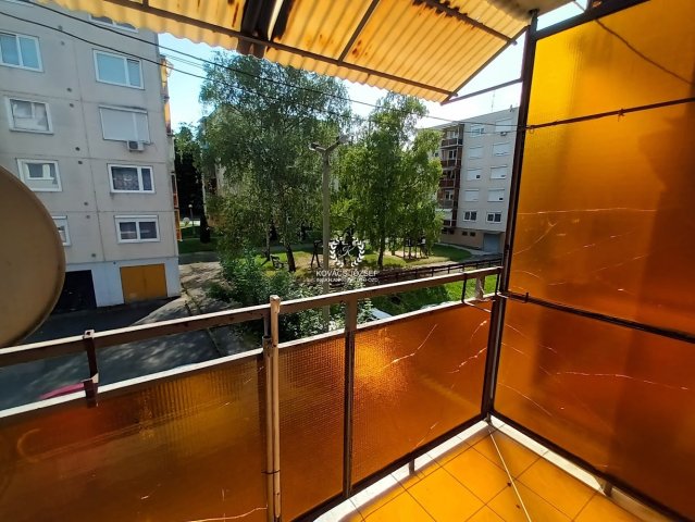 Eladó panellakás, Ózdon 11.9 M Ft, 2 szobás
