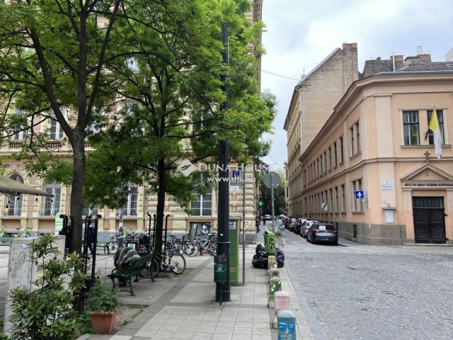Eladó üzlethelyiség, Budapesten, VIII. kerületben, Baross utcában