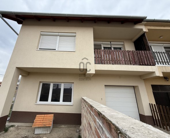 Eladó családi ház, Pakson 64 M Ft, 4 szobás