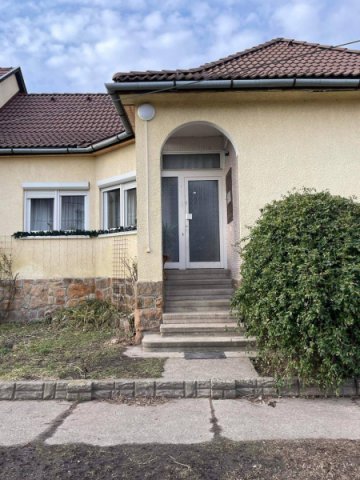 Eladó családi ház, Pilisvörösváron 120 M Ft, 5 szobás