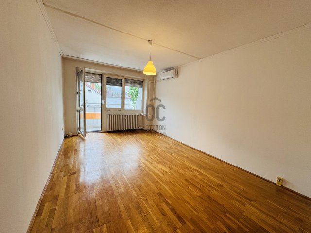 Kiadó panellakás, albérlet, Győrött 155 E Ft / hó, 2 szobás