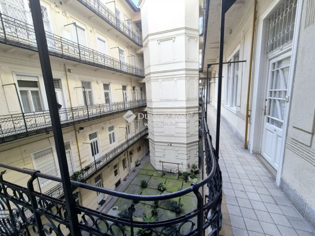 Eladó téglalakás, Budapesten, V. kerületben 87 M Ft, 3 szobás