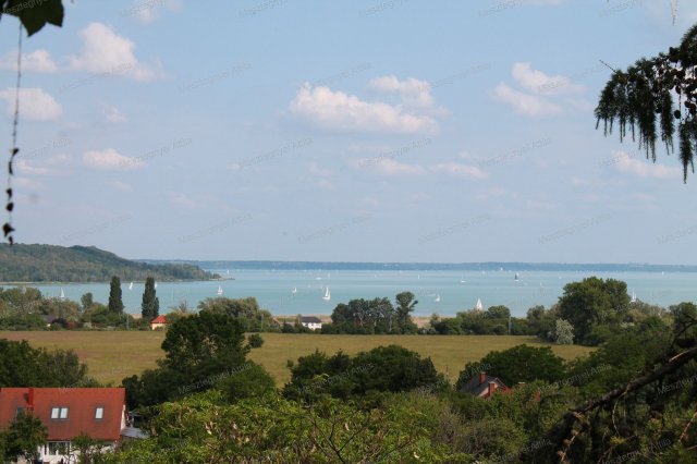 Eladó családi ház, Balatonalmádiban 99 M Ft, 3+1 szobás