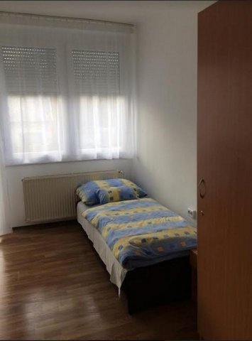 Kiadó családi ház, albérlet, Tatán 400 E Ft / hó, 6 szobás