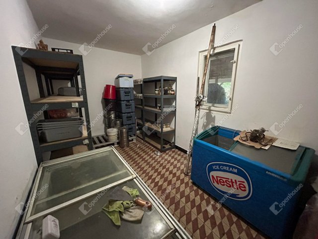 Eladó ipari ingatlan, Monorierdőn 340 M Ft / költözzbe.hu