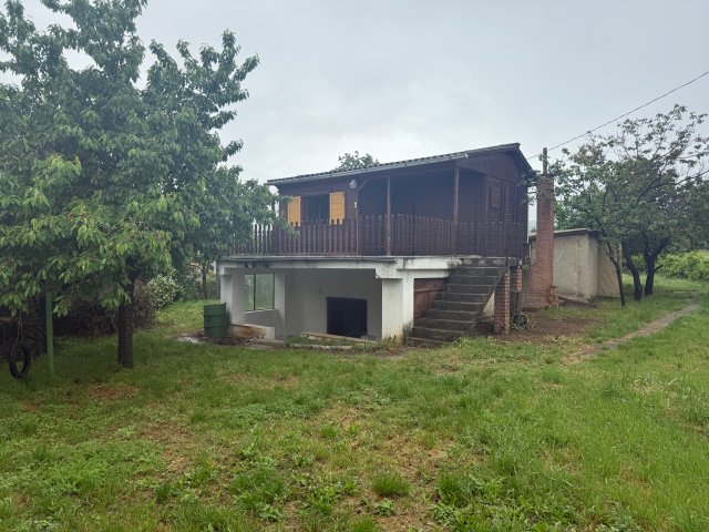 Eladó családi ház, Pécsett 14.9 M Ft, 2 szobás