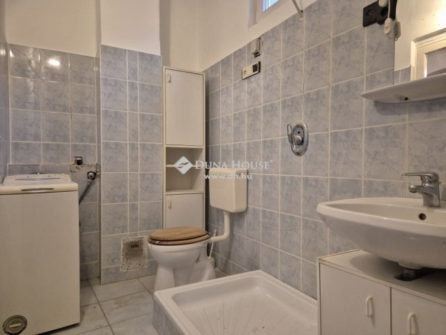 Eladó családi ház, Ürömön 79.9 M Ft, 3 szobás