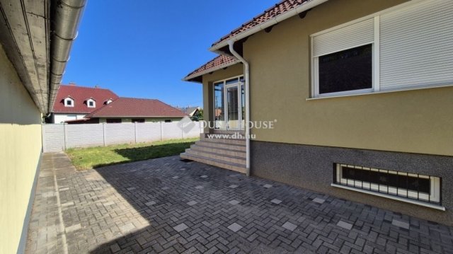 Eladó családi ház, Kecskeméten 106 M Ft, 5 szobás