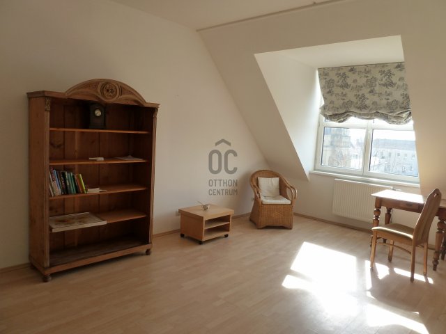 Kiadó téglalakás, albérlet, Cegléden 200 E Ft / hó, 4 szobás