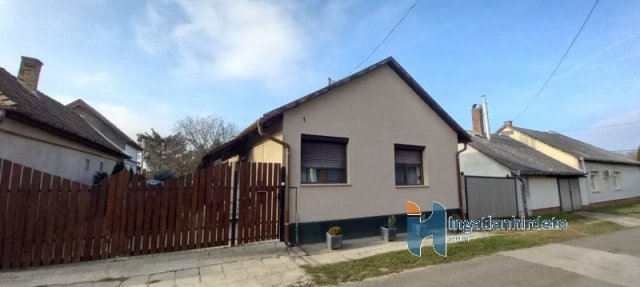 Eladó családi ház, Isaszegen 66.5 M Ft, 2+2 szobás