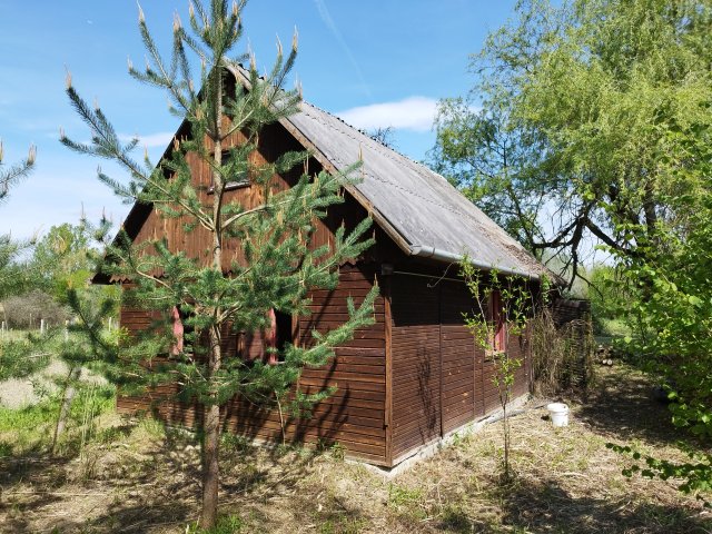 Eladó nyaraló, Szűcsin 5.5 M Ft, 2+3 szobás