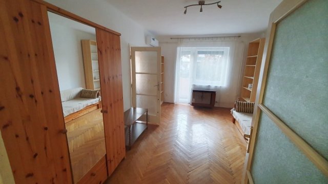 Kiadó téglalakás, albérlet, Pécsett 165 E Ft / hó, 2 szobás