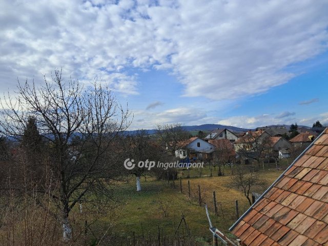 Eladó családi ház, Taron 23.5 M Ft, 2 szobás