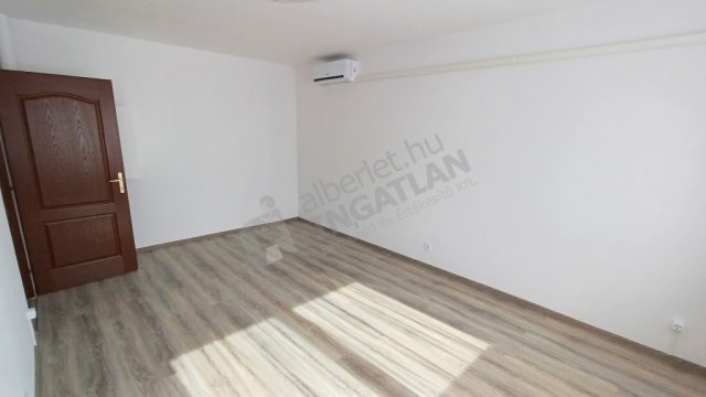Kiadó panellakás, albérlet, Budapesten, XVIII. kerületben