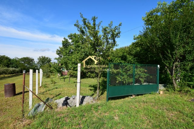 Eladó mezogazdasagi ingatlan, Győrújbaráton 15 M Ft
