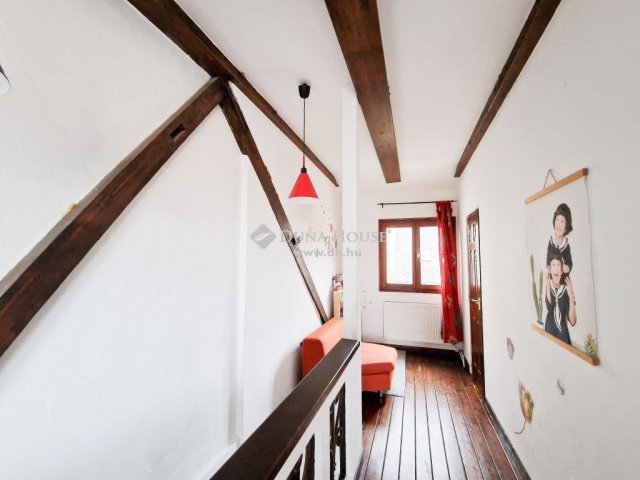Eladó téglalakás, Budapesten, VI. kerületben 145 M Ft, 3 szobás