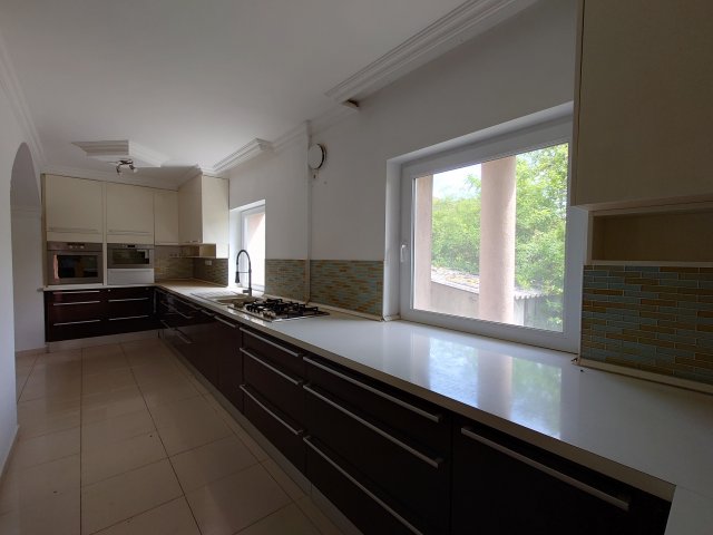Eladó családi ház, Pilisborosjenőn 193 M Ft, 4+2 szobás