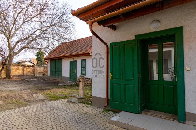 Eladó családi ház, Móron 65 M Ft, 2 szobás