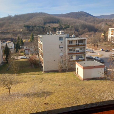 Eladó panellakás, Salgótarjánban 16.5 M Ft, 2 szobás