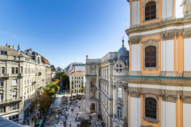 Eladó téglalakás, Budapesten, V. kerületben, Papnövelde utcában