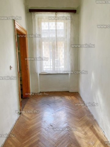 Eladó téglalakás, Budapesten, VI. kerületben 41.2 M Ft, 2 szobás