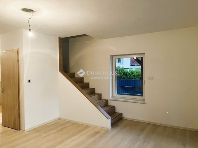 Eladó családi ház, Dunaharasztin 119.9 M Ft, 4 szobás